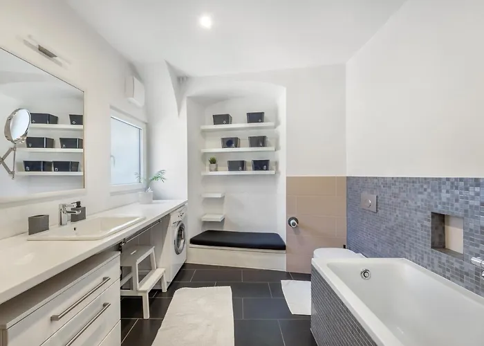 Rog With Furnished Courtyard Lejlighed *